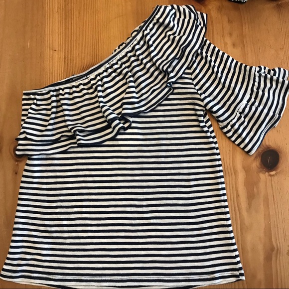 Assymetrical Ruffle Top - Picture 6 of 6